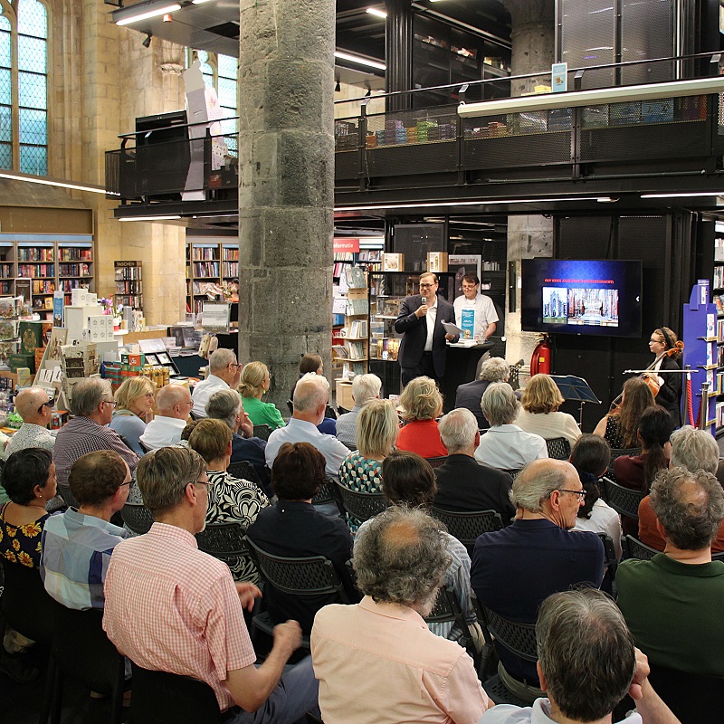 Twee boeken over Heiligdomsvaart gepresenteerd