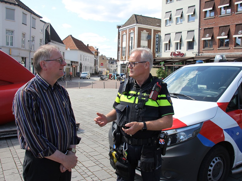Bisschop incognito met politie op pad