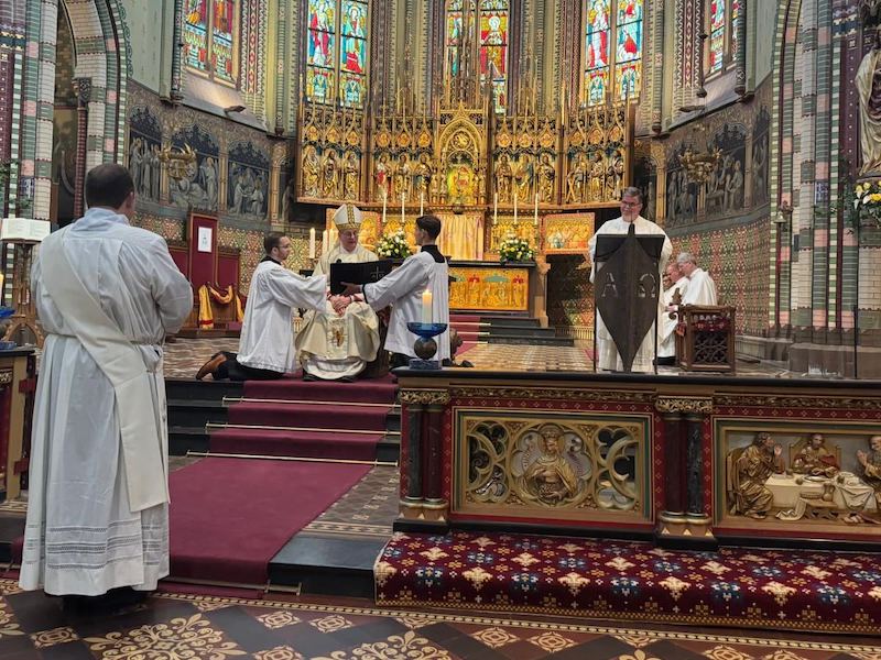 Bisschop verrichtte priesterwijding in Groningen