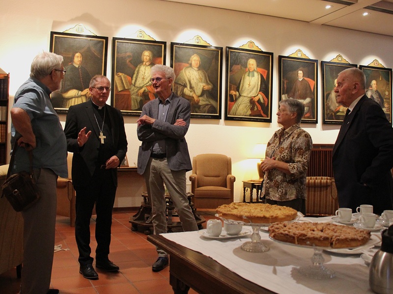 Jubilerende diakens door bisschop ontvangen