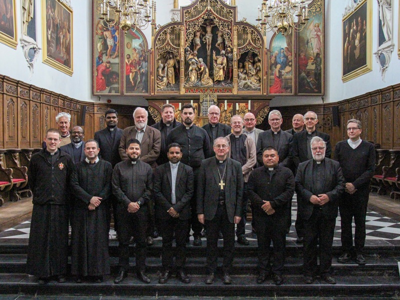 Nieuwe priesterraad geïnstalleerd