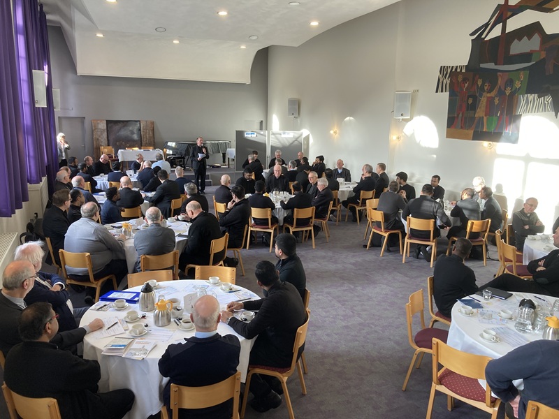 Priesters enthousiast over ‘opbouwende studiedagen’